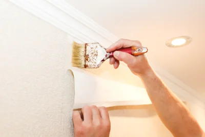 Pose de papier peint à la Roque-Baignard — revêtements muraux et toiles de verre